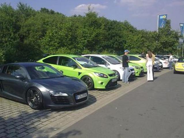 Focus RS and R8 sandwich